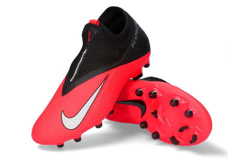 Scarpe da calcio Nike Phantom: precisione e comodità per gli sportivi di domani