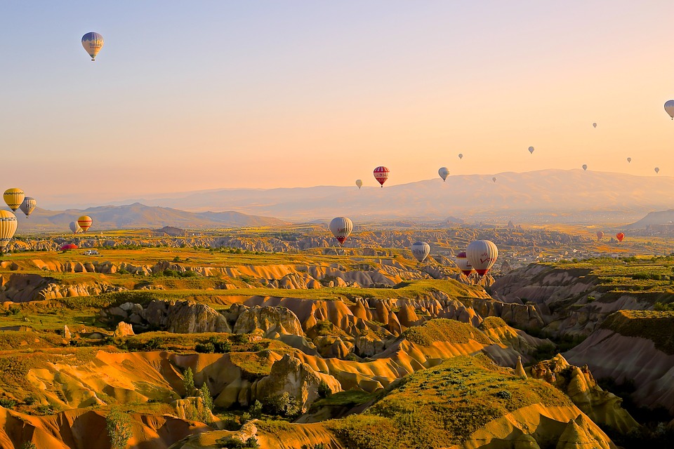 Le mongolfiere: mezzi per viaggiare e per fare pubblicità.